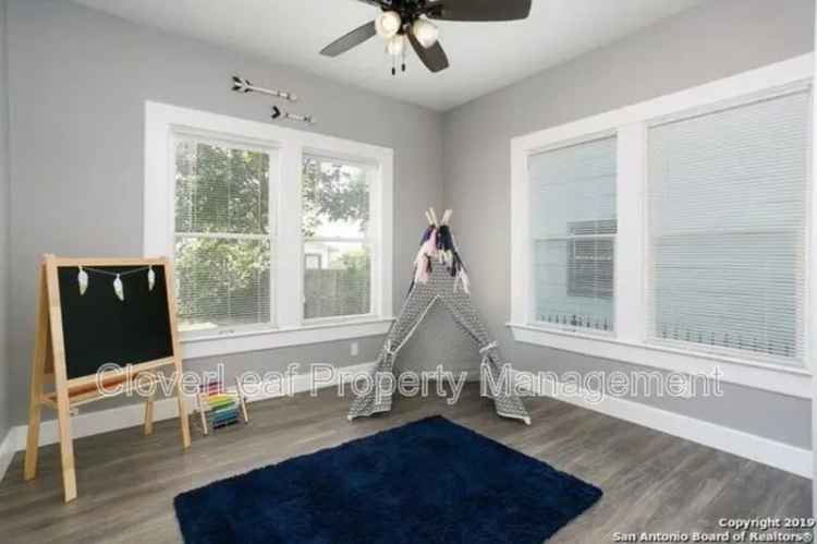 1920s Restored Home in Dignowity Hill 3 Bed 2 Bath