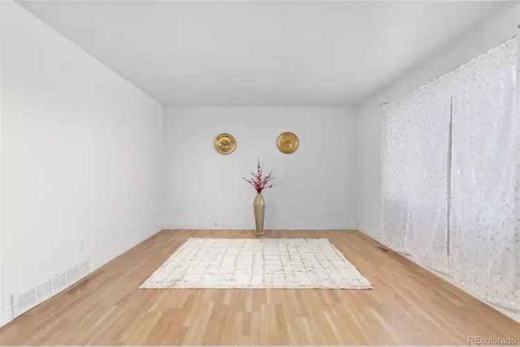 House For Sale , 5562, Anaheim Way, Denver, Colorado