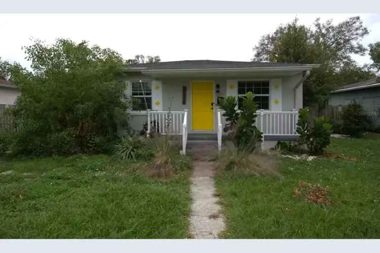 Updated 2-Bed 1-Bath Home in St Petersburg Near Beaches