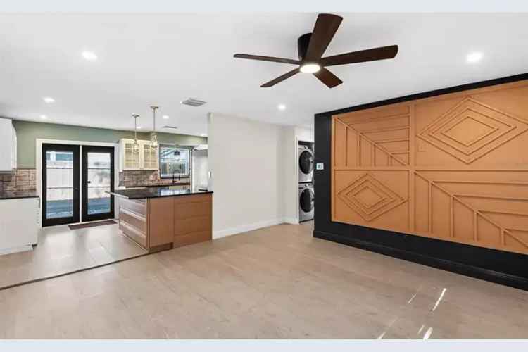 4 Bedroom 2 Bath Kenwood Home with Detached Studio Apartment