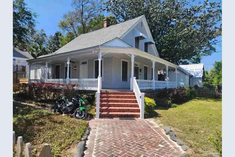 East Hill Victorian Home 4 Bed 2 Bath Detached Apartment