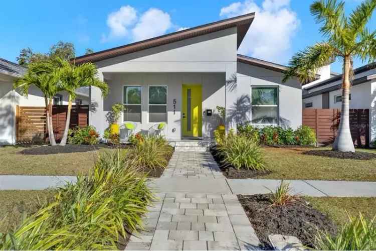 Stunning Modern Home in St Pete - 3 Beds 3.5 Baths