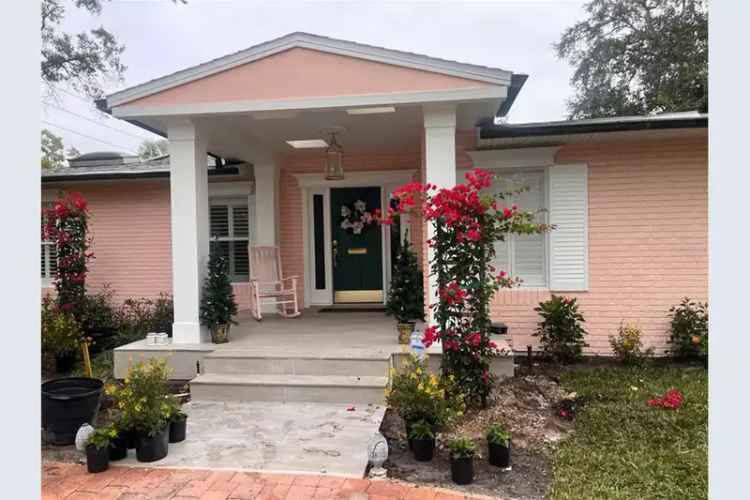 Snell Isle Corner Lot Home Near Vinoy Golf Club