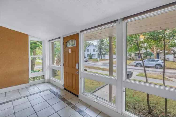 Florida Bungalow with Detached Building - Perfect for Rental Income