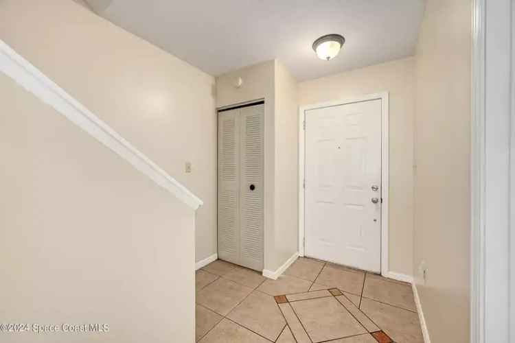 Updated 3-Bedroom Townhouse Near Harris Corporation