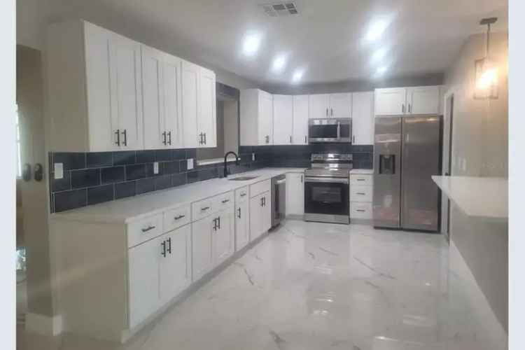 Luxury 3-Bedroom Home Near Gulf Beaches