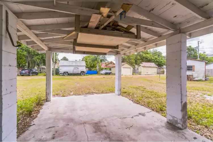 2 Bedroom 1 Bathroom Home 1095 sq ft Large Lot