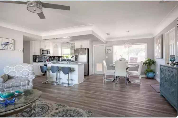 House For Sale , 2400, 62nd Street North, Saint Petersburg, Florida