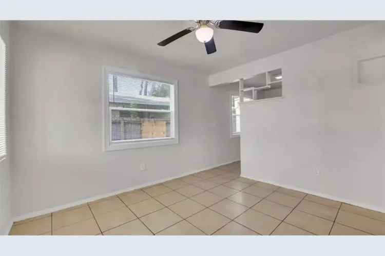 Gulfport 3-Bedroom Home Near Beaches Updated Kitchen Fenced Yard