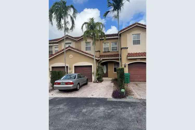 3 Bedroom 2.5 Bathroom Home