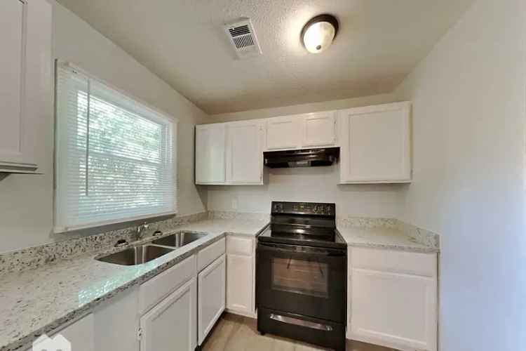 4 Bedroom 2 Bathroom Home Near Downtown Atlanta