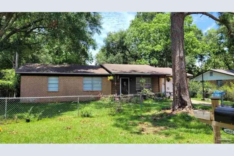 Three Bedroom Two Bathroom Home West Pensacola