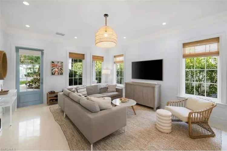 House For Sale , 572, 7th Avenue North, Naples, Florida