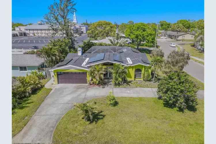 3-Bedroom Pool Home in Tropical Paradise Resort Style Living