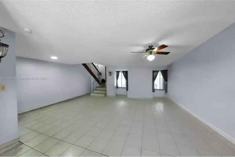 2-Bed 2.5-Bath Townhouse in Chardonnay Community