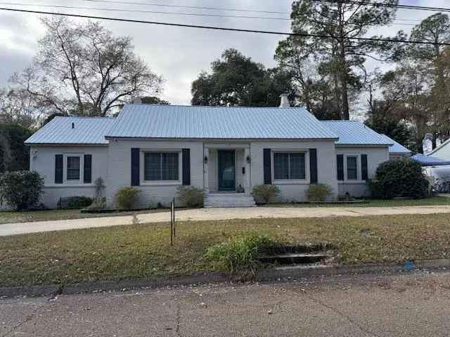 House For Sale , 110, Westmont Drive, Dothan, Alabama