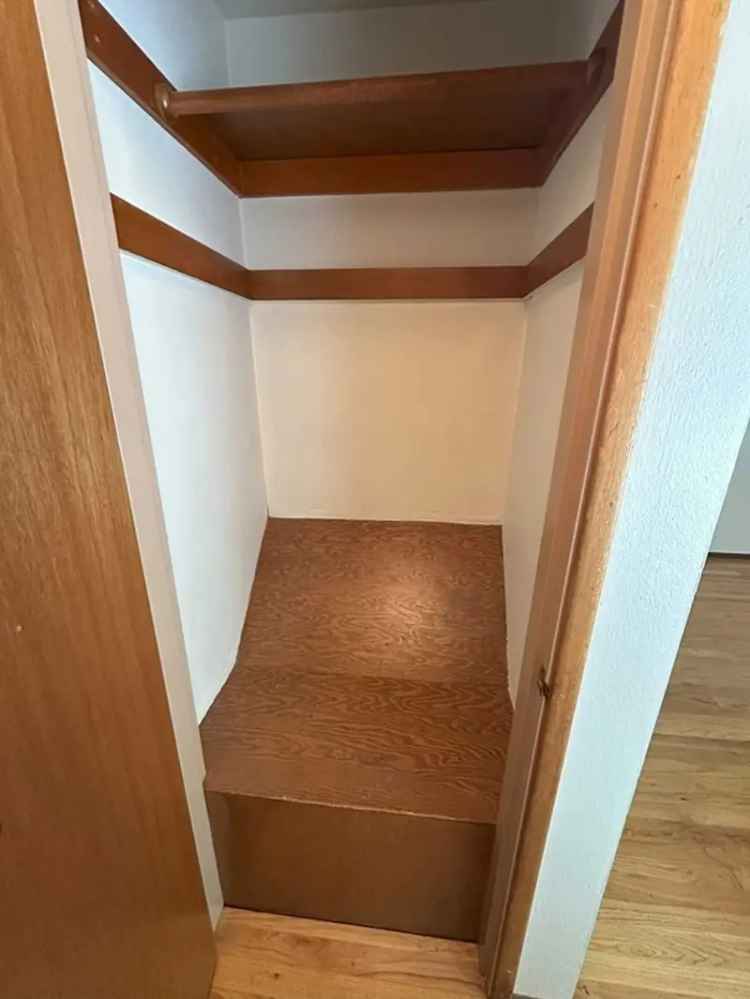 West Seattle 2-Bedroom Apartment - Fauntleroy