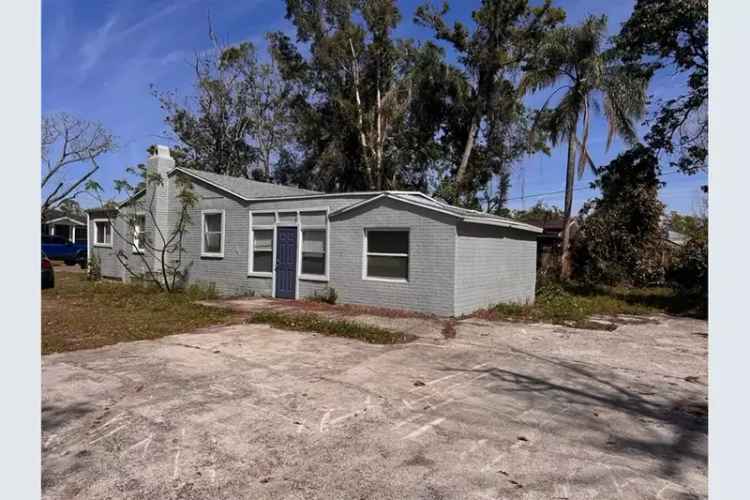 St Petersburg Home Two Lots Florida Room Large Backyard