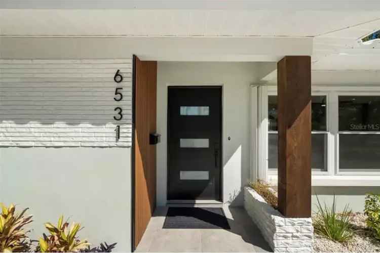Stunning Newly Renovated 3-Bedroom Home in St Pete