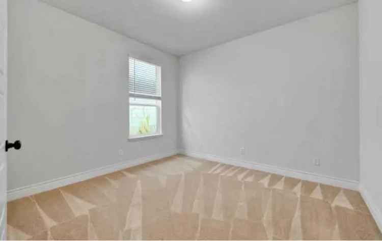 3-Bedroom 2-Bathroom Home with Solar Panels and Modern Kitchen