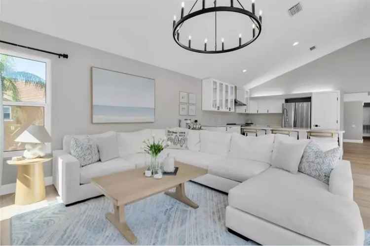 Stunning Renovated Townhome near Downtown St Petersburg