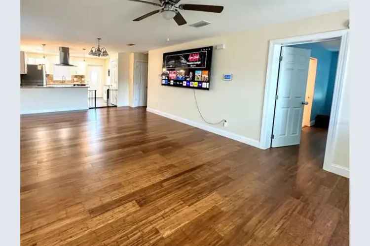 3 Bed 2 Bath Home Near Beaches I 275