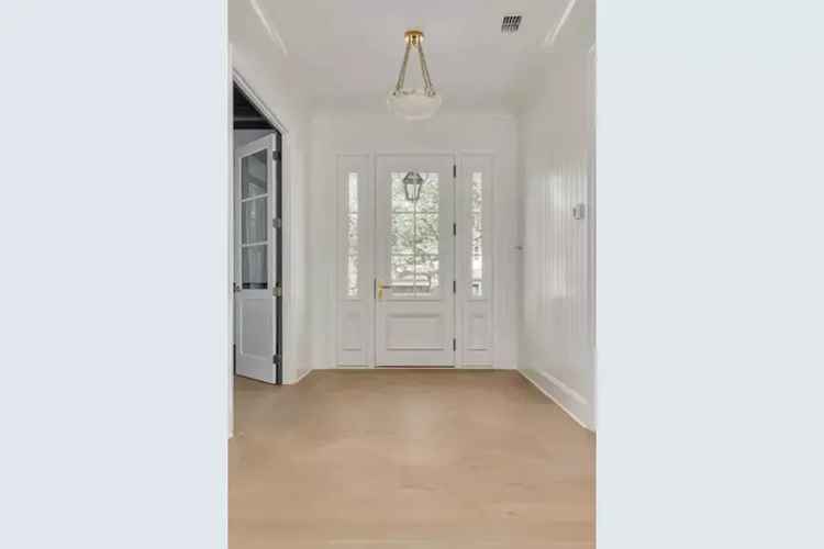 Luxury 5-Bed Snell Isle Home with Pool and Gourmet Kitchen