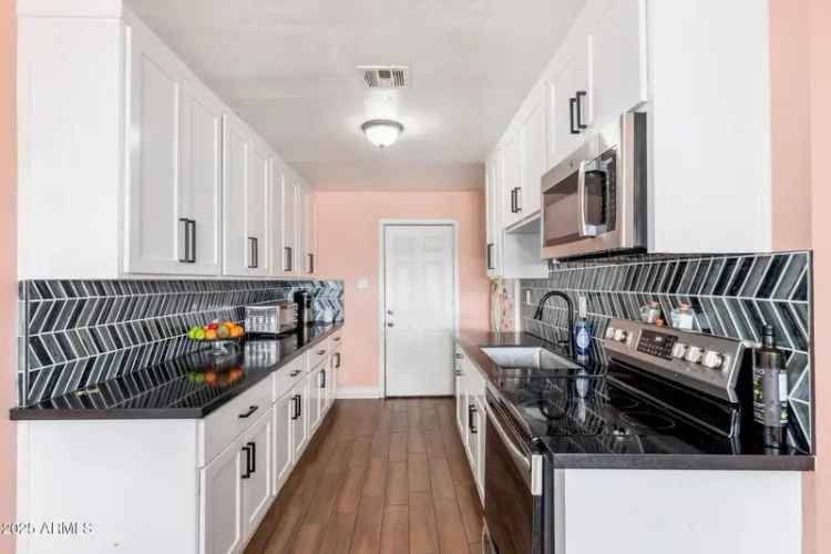 Spacious Main Home with Attached Guest House