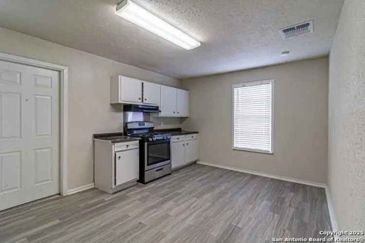 3-Bedroom Home Near Lackland AFB - Updated Interior Spacious Backyard