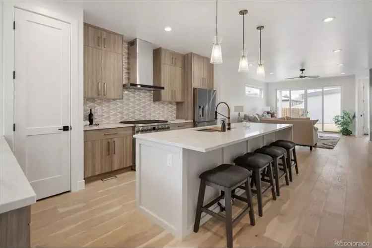 Luxury 4 Bed 4 Bath Sunnyside Home with 4 Car Garage