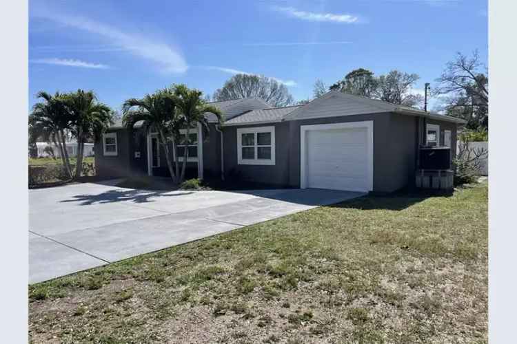 Updated 2-Bed 2-Bath Home in St Petersburg's Park Street