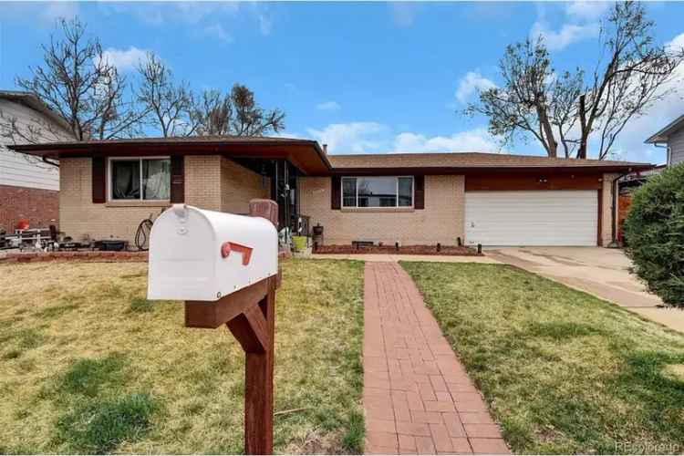 Denver 3 Bedroom Home Near Peoria Station