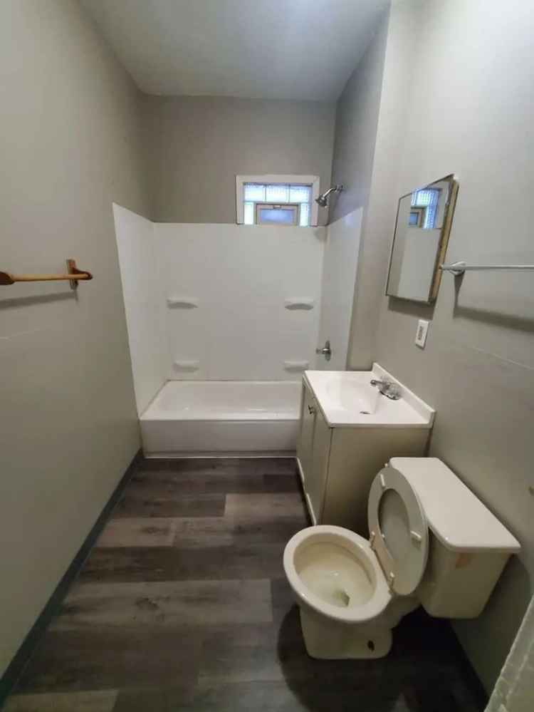 3 Bed 1 Bath Duplex Apartment for Rent