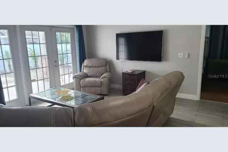 Stunning Home Near Downtown St Petersburg and Beach