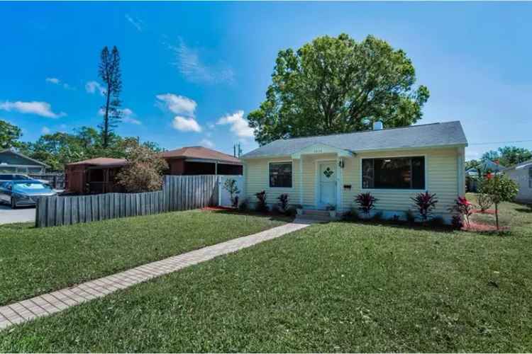 Updated 2-Bedroom Home in Central Oak Park Near SunRunner Station