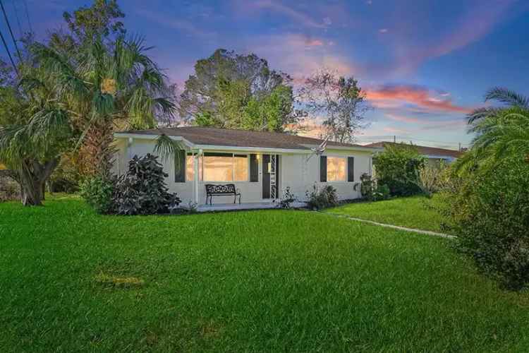Updated 2-Bed 1-Bath Home in St Petersburg FL