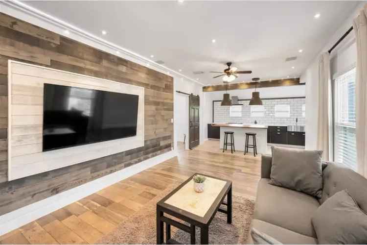 1925 Bungalow in Historic Uptown St Petersburg 2 Bed 2 Bath 1100 sq ft