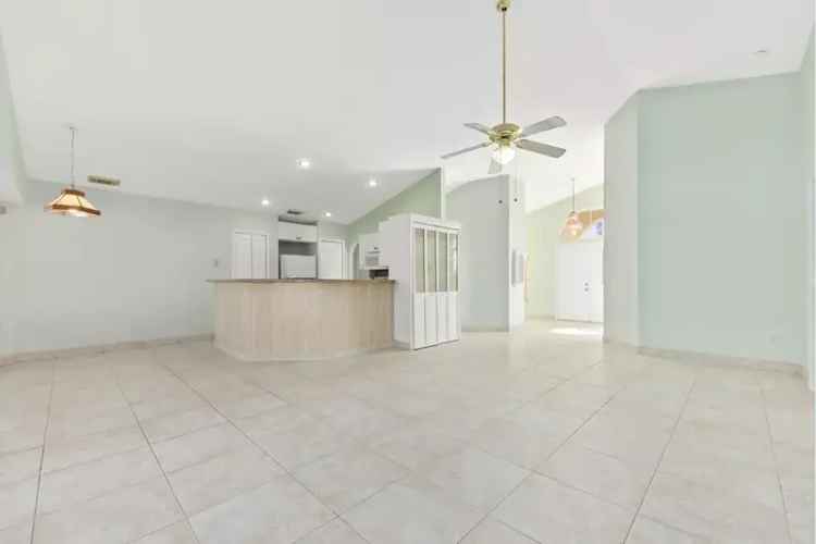 House For Sale , 231, Southeast Crosspoint Drive, Port Saint Lucie, Florida