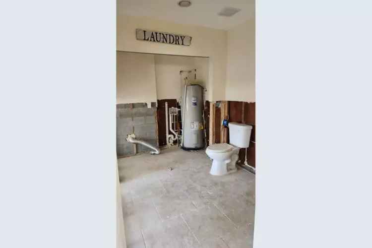 Shore Acres Renovator Dream Home 60x120 Lot