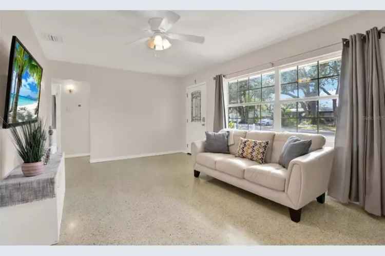 Updated 2-Bedroom Home Near Downtown St Petersburg and Beaches