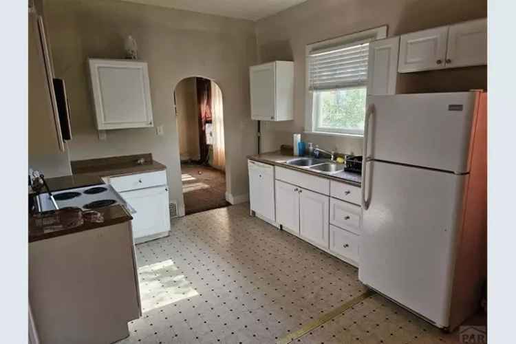 House For Sale , 820, East 10th Street, Pueblo, Colorado