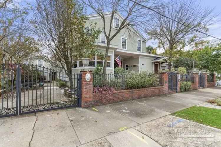 Historic Downtown Home - 9 Apartments - High ROI Investment