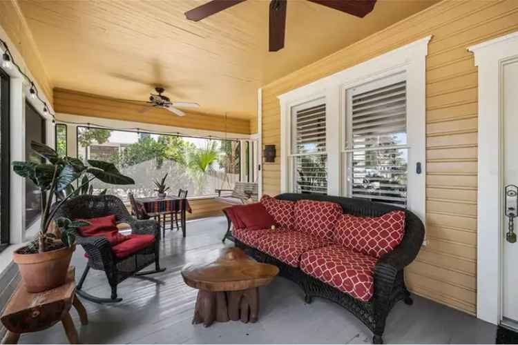 Downtown Orlando Bungalow with Guest Cottage