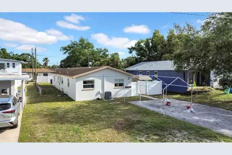 St Petersburg Duplex Investment Property - High Rental Potential