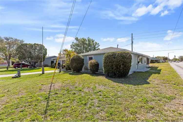 3-Bedroom 2-Bath Home in Saint Petersburg - Updated and Move-In Ready