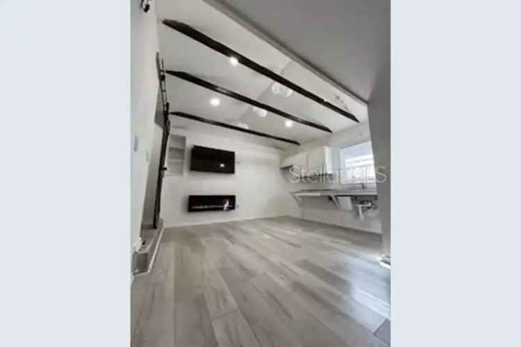 Updated Florida Bungalow with In-Law Suite Near Beaches