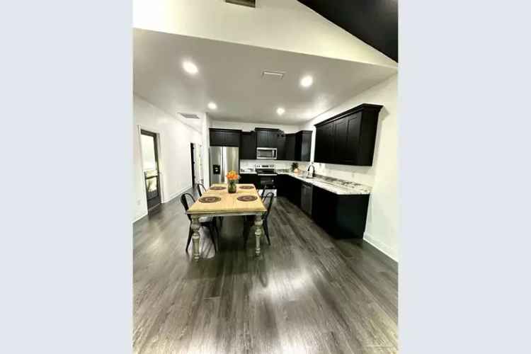 New 3-Bedroom Home in Pace, FL - Modern Design and Convenient Location