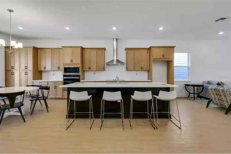 Mercer Model 4 Bed 35 Bath House with Apartment