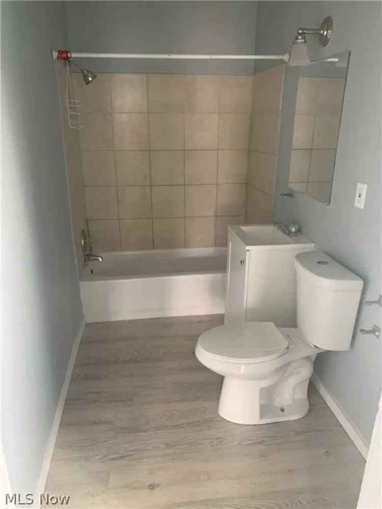 3 Bed 1 Bath Apartment for Rent in Cleveland OH
