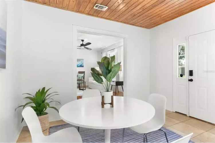 Mid Century Bungalow 3 Beds 2 Baths Near Crisp Park